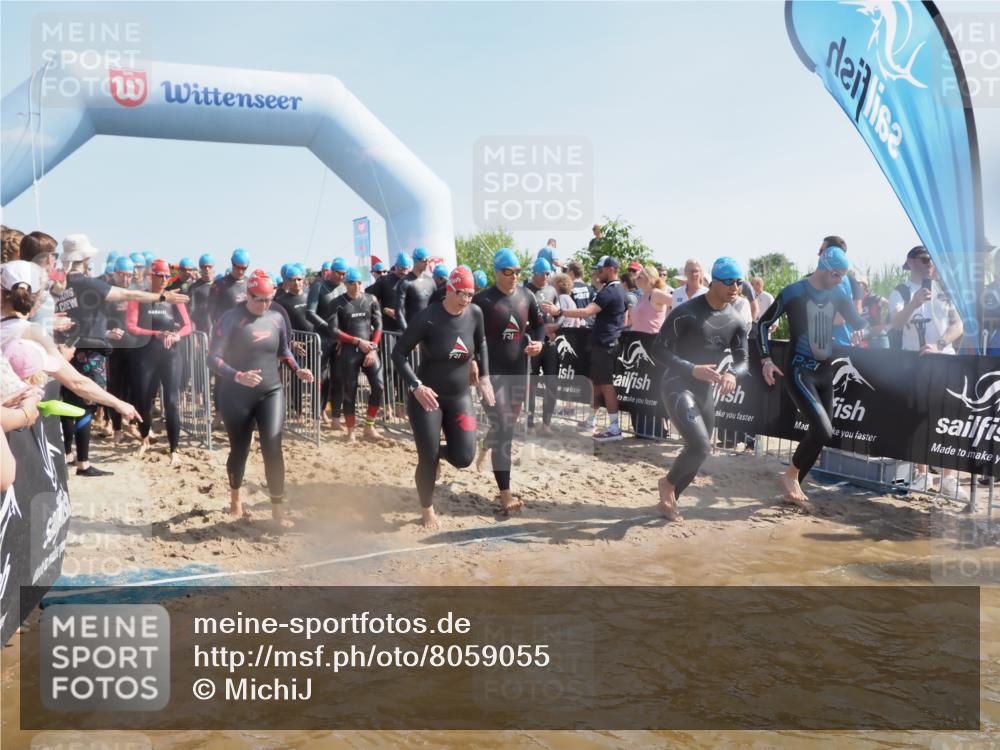 22.06.2025 - Viking Triathlon MichiJ http://msf.ph/oto/8059055 22.06.2025 10:03:57 Schwimmen 26, 54, 77, 215, 220, 242, 315, 336, 383, 396, 433, 451, 495, 639, 657 meine-sportfotos.de