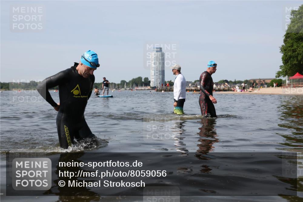 22.06.2025 - Viking Triathlon Michael Strokosch http://msf.ph/oto/8059056 22.06.2025 10:50:55 Schwimmen 308, 523, 543 meine-sportfotos.de
