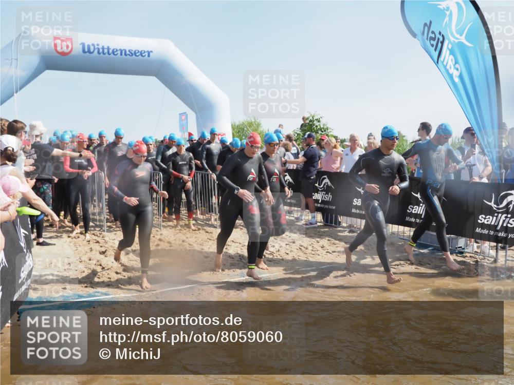 22.06.2025 - Viking Triathlon MichiJ http://msf.ph/oto/8059060 22.06.2025 10:03:57 Schwimmen 26, 54, 77, 215, 220, 242, 315, 336, 383, 396, 433, 451, 495, 639, 657 meine-sportfotos.de