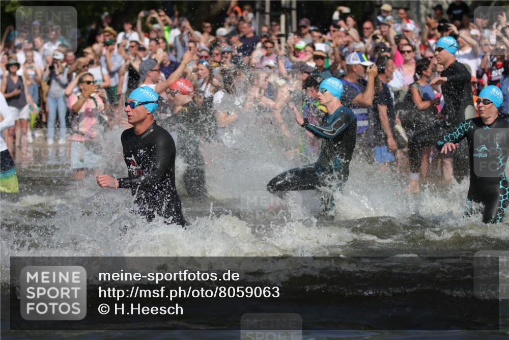 22.06.2025 - Viking Triathlon H.Heesch http://msf.ph/oto/8059063 22.06.2025 10:00:27 Schwimmen 1, 6, 10, 13, 14, 15, 28, 30, 46, 49, 52, 81, 152, 175, 176, 198, 230, 286, 288, 367, 374, 420, 455, 473, 534, 557, 610, 611, 617, 661 meine-sportfotos.de
