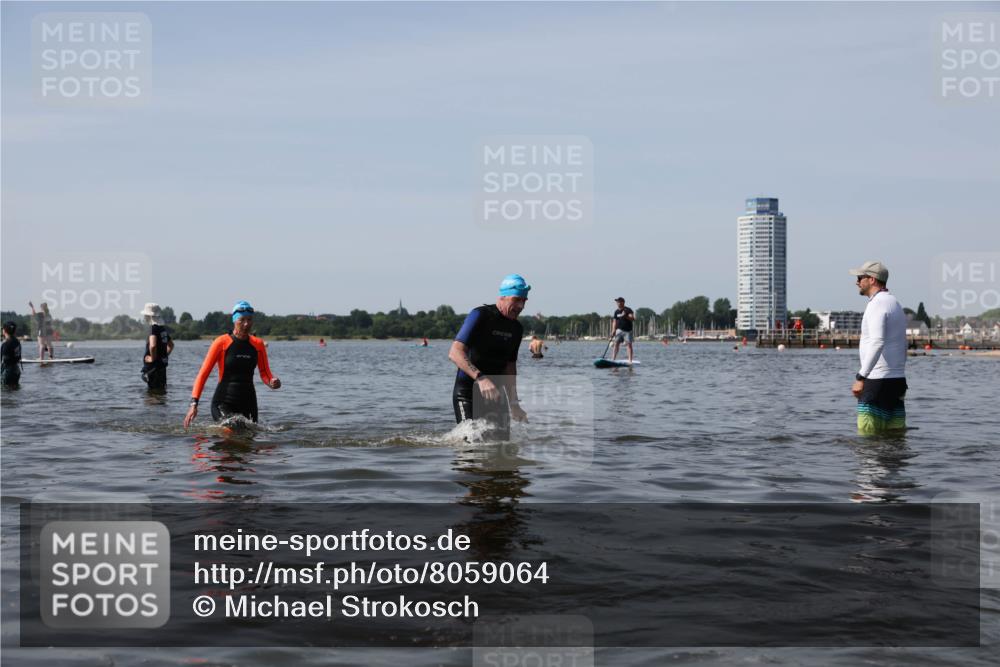 22.06.2025 - Viking Triathlon Michael Strokosch http://msf.ph/oto/8059064 22.06.2025 10:50:59 Schwimmen 308, 484, 523, 543 meine-sportfotos.de