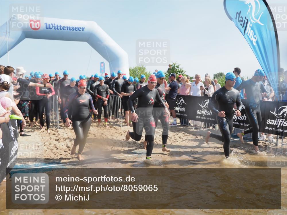 22.06.2025 - Viking Triathlon MichiJ http://msf.ph/oto/8059065 22.06.2025 10:03:57 Schwimmen 26, 54, 77, 215, 220, 242, 315, 336, 383, 396, 433, 451, 495, 639, 657 meine-sportfotos.de