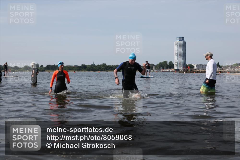 22.06.2025 - Viking Triathlon Michael Strokosch http://msf.ph/oto/8059068 22.06.2025 10:51:00 Schwimmen 308, 484, 523, 543 meine-sportfotos.de