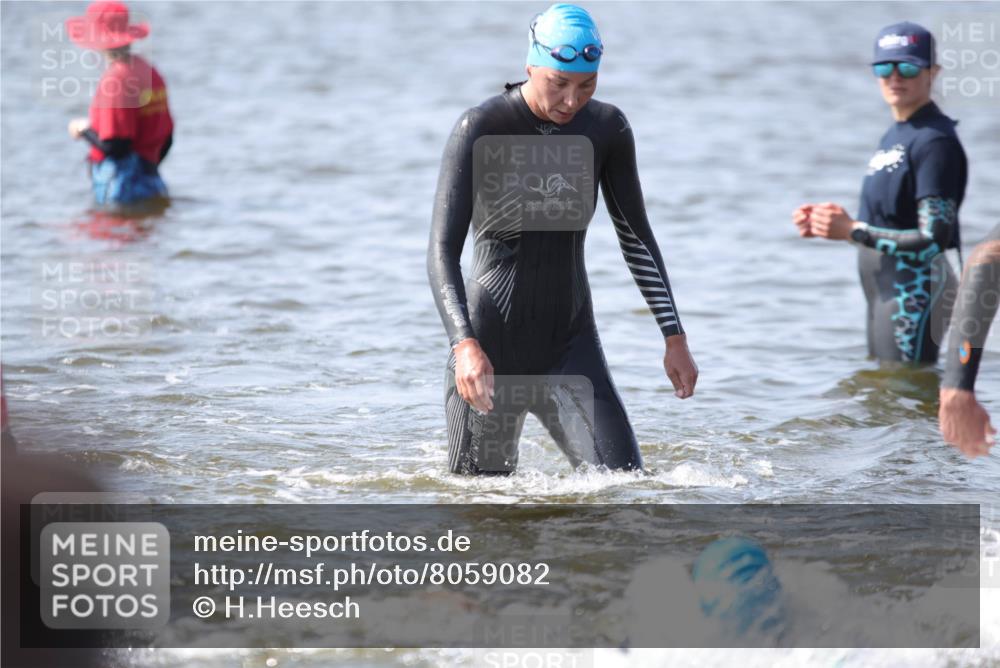 22.06.2025 - Viking Triathlon H.Heesch http://msf.ph/oto/8059082 22.06.2025 10:30:29 Schwimmen 13, 188, 393, 551, 643, 651 meine-sportfotos.de
