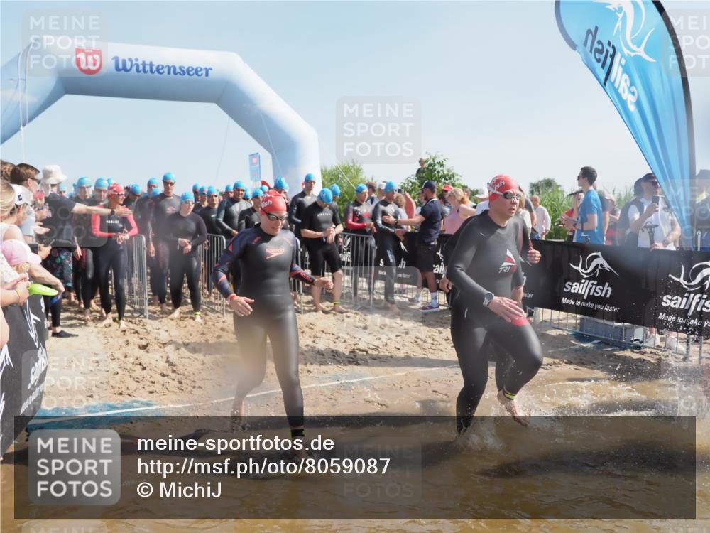 22.06.2025 - Viking Triathlon MichiJ http://msf.ph/oto/8059087 22.06.2025 10:03:57 Schwimmen 26, 54, 77, 215, 220, 242, 315, 336, 383, 396, 433, 451, 495, 639, 657 meine-sportfotos.de