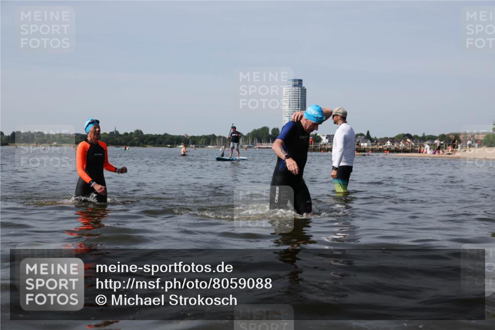 22.06.2025 - Viking Triathlon Michael Strokosch http://msf.ph/oto/8059088 22.06.2025 10:51:01 Schwimmen 308, 484, 523, 543 meine-sportfotos.de
