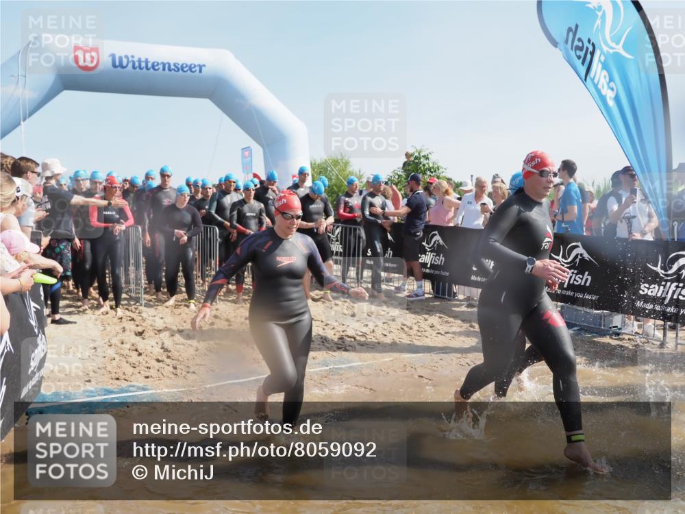 22.06.2025 - Viking Triathlon MichiJ http://msf.ph/oto/8059092 22.06.2025 10:03:58 Schwimmen 26, 54, 77, 215, 220, 242, 315, 336, 383, 396, 433, 451, 495, 639, 657 meine-sportfotos.de
