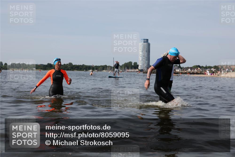 22.06.2025 - Viking Triathlon Michael Strokosch http://msf.ph/oto/8059095 22.06.2025 10:51:02 Schwimmen 308, 436, 484, 523, 543 meine-sportfotos.de
