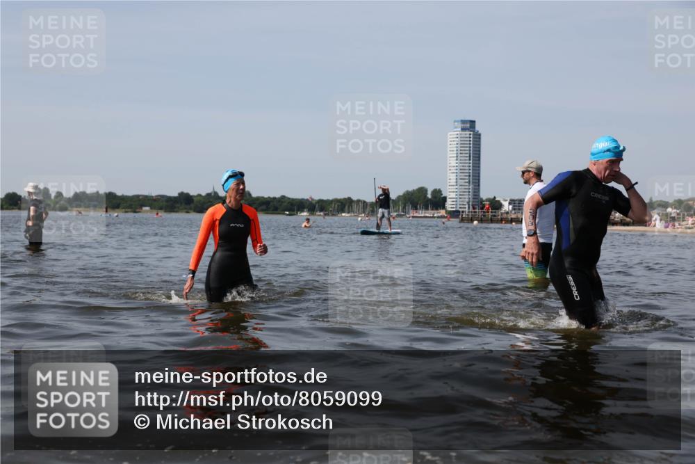 22.06.2025 - Viking Triathlon Michael Strokosch http://msf.ph/oto/8059099 22.06.2025 10:51:02 Schwimmen 308, 436, 484, 523, 543 meine-sportfotos.de