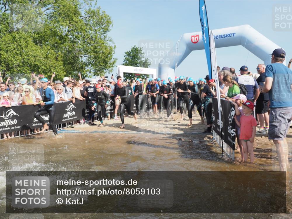 22.06.2025 - Viking Triathlon KatJ http://msf.ph/oto/8059103 22.06.2025 10:00:19 Schwimmen 2, 4, 10, 15, 28, 49, 81, 100, 122, 175, 288, 329, 367, 420, 455, 473, 485, 521, 544, 557, 609, 610, 611, 617 meine-sportfotos.de