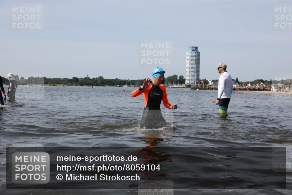22.06.2025 - Viking Triathlon Michael Strokosch http://msf.ph/oto/8059104 22.06.2025 10:51:04 Schwimmen 308, 436, 484, 523, 543 meine-sportfotos.de