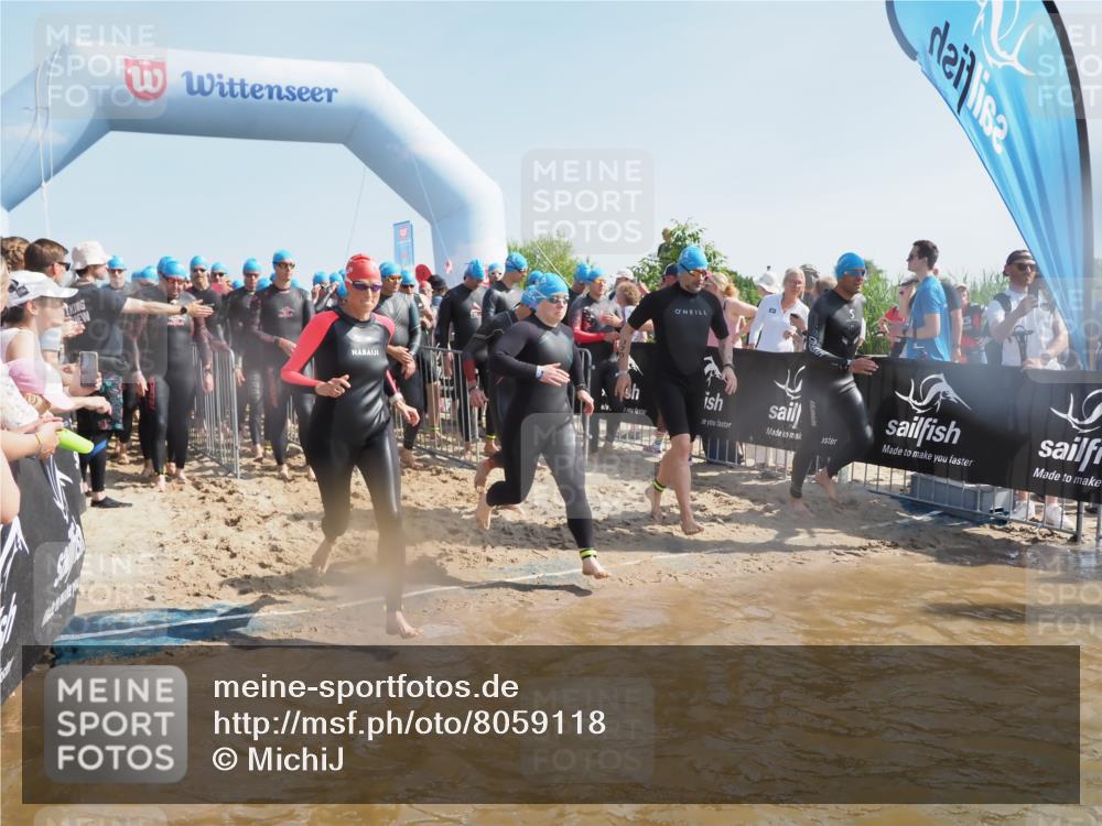 22.06.2025 - Viking Triathlon MichiJ http://msf.ph/oto/8059118 22.06.2025 10:04:01 Schwimmen 54, 215, 220, 240, 242, 313, 315, 336, 370, 383, 433, 448, 614, 639, 657 meine-sportfotos.de
