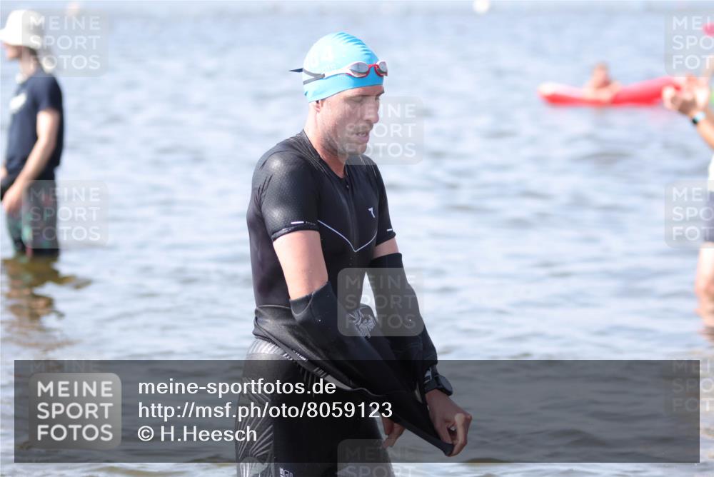 22.06.2025 - Viking Triathlon H.Heesch http://msf.ph/oto/8059123 22.06.2025 10:30:45 Schwimmen 13, 45, 162, 188, 444, 510, 630, 651 meine-sportfotos.de