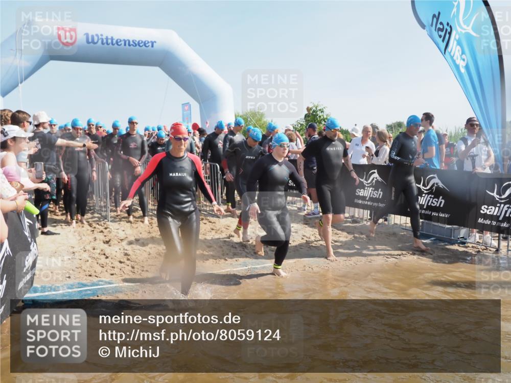 22.06.2025 - Viking Triathlon MichiJ http://msf.ph/oto/8059124 22.06.2025 10:04:01 Schwimmen 54, 215, 220, 240, 242, 313, 315, 336, 370, 383, 433, 448, 614, 639, 657 meine-sportfotos.de