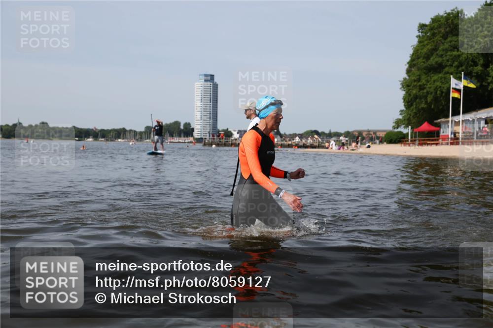 22.06.2025 - Viking Triathlon Michael Strokosch http://msf.ph/oto/8059127 22.06.2025 10:51:05 Schwimmen 308, 436, 484, 523, 543 meine-sportfotos.de