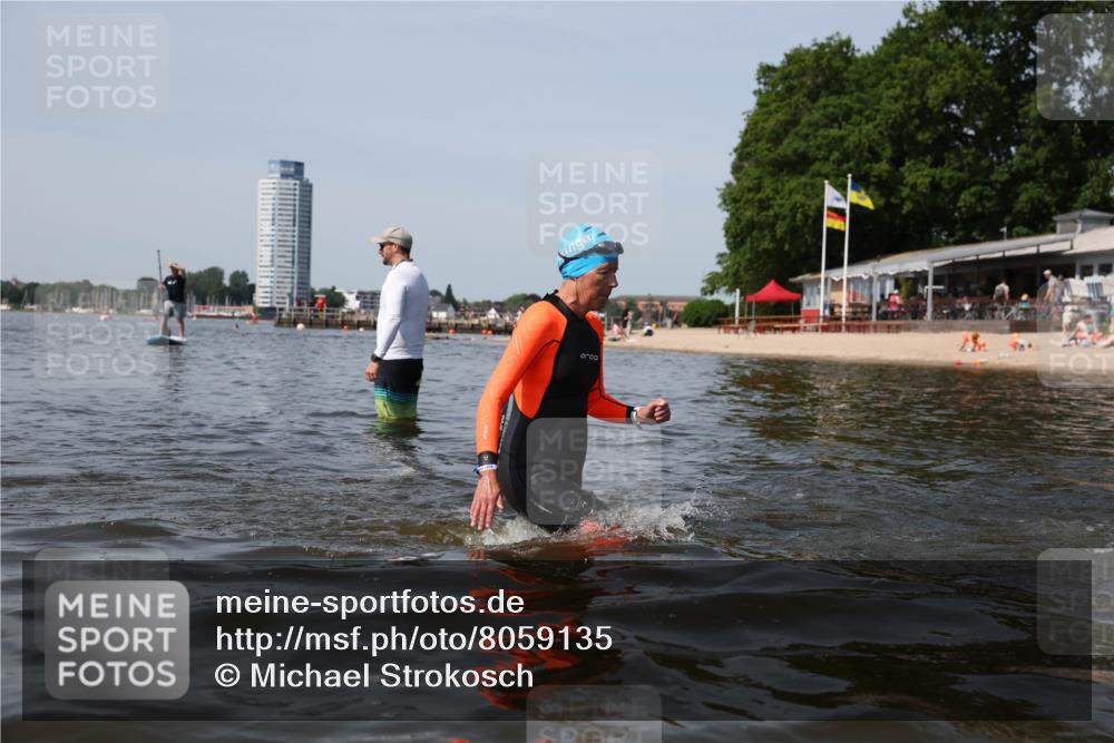 22.06.2025 - Viking Triathlon Michael Strokosch http://msf.ph/oto/8059135 22.06.2025 10:51:05 Schwimmen 308, 436, 484, 523, 543 meine-sportfotos.de