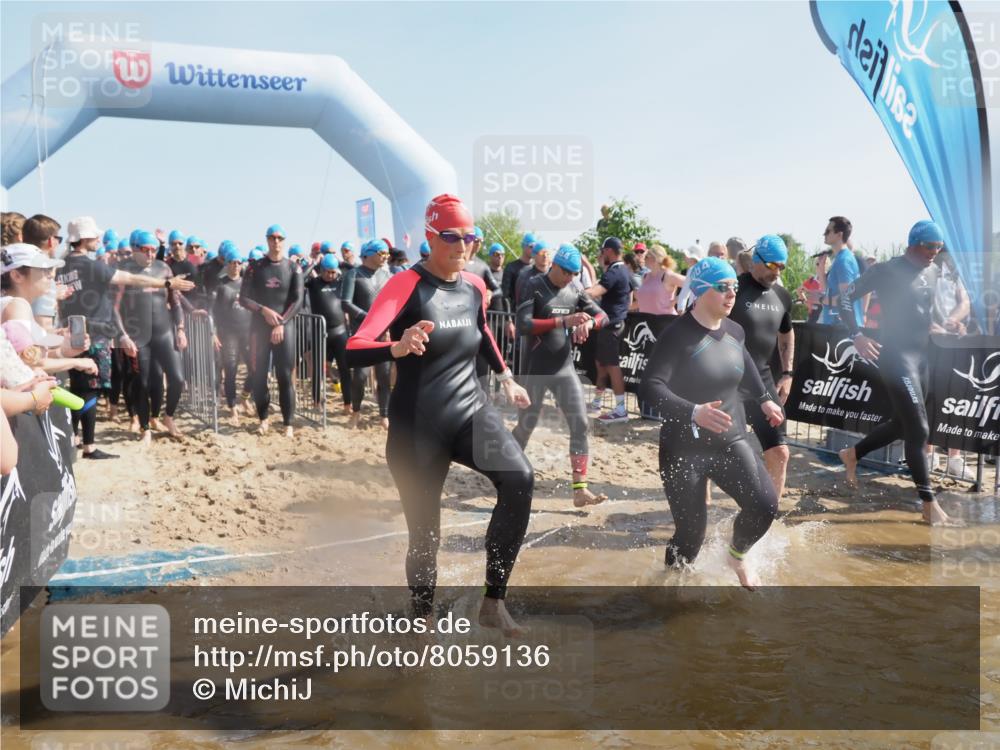 22.06.2025 - Viking Triathlon MichiJ http://msf.ph/oto/8059136 22.06.2025 10:04:02 Schwimmen 54, 215, 220, 240, 242, 313, 315, 336, 370, 383, 433, 448, 614, 639, 657 meine-sportfotos.de
