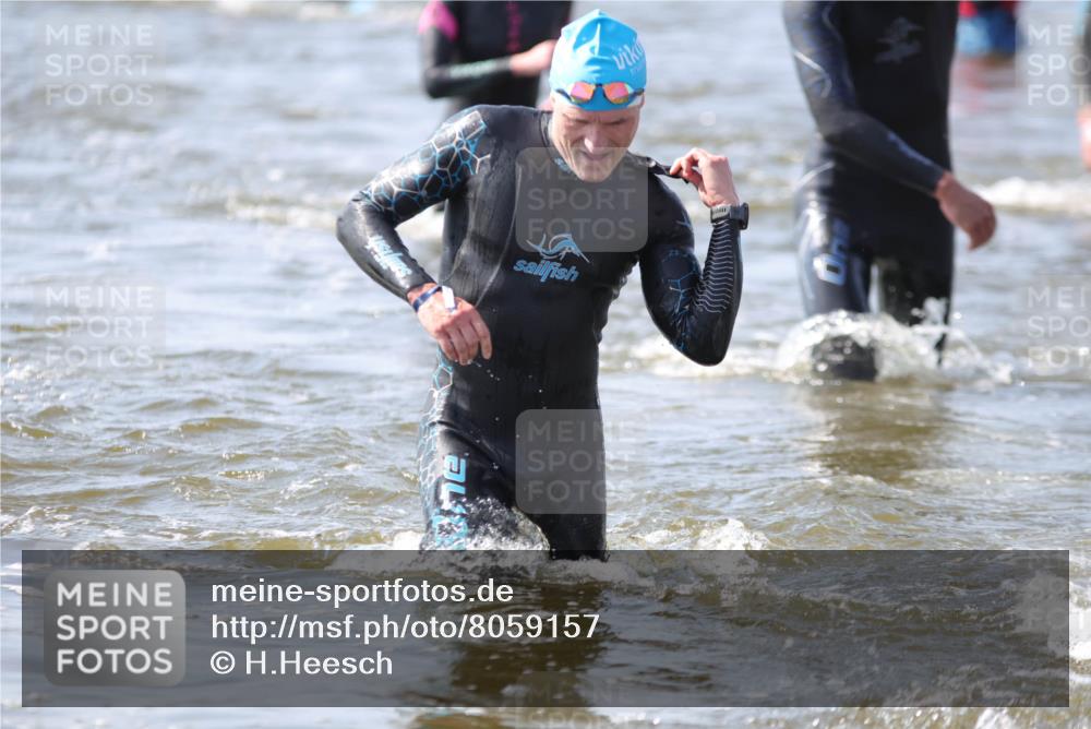 22.06.2025 - Viking Triathlon H.Heesch http://msf.ph/oto/8059157 22.06.2025 10:31:00 Schwimmen 45, 162, 216, 237, 330, 347, 352, 510, 549 meine-sportfotos.de
