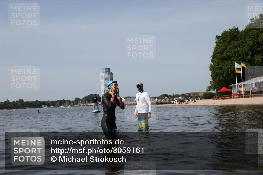 22.06.2025 - Viking Triathlon Michael Strokosch http://msf.ph/oto/8059161 22.06.2025 10:51:11 Schwimmen 308, 436, 484 meine-sportfotos.de