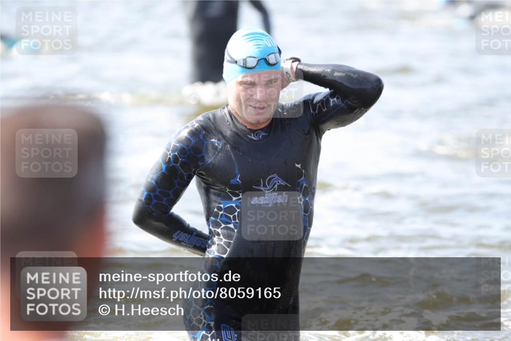 22.06.2025 - Viking Triathlon H.Heesch http://msf.ph/oto/8059165 22.06.2025 10:31:03 Schwimmen 45, 216, 237, 330, 347, 352, 510, 549 meine-sportfotos.de