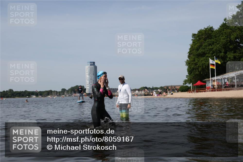 22.06.2025 - Viking Triathlon Michael Strokosch http://msf.ph/oto/8059167 22.06.2025 10:51:11 Schwimmen 308, 436, 484 meine-sportfotos.de