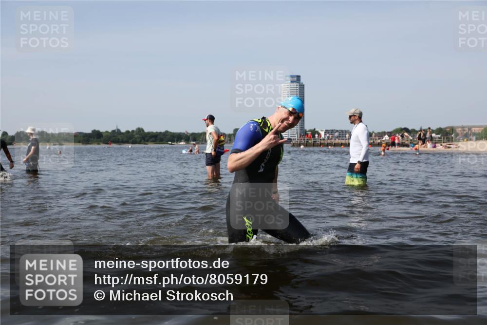 22.06.2025 - Viking Triathlon Michael Strokosch http://msf.ph/oto/8059179 22.06.2025 10:41:07 Schwimmen 153, 314, 389, 496, 631 meine-sportfotos.de