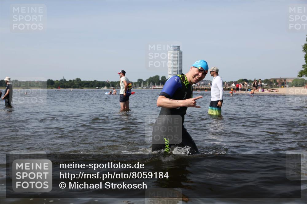 22.06.2025 - Viking Triathlon Michael Strokosch http://msf.ph/oto/8059184 22.06.2025 10:41:08 Schwimmen 153, 314, 389, 496, 631 meine-sportfotos.de