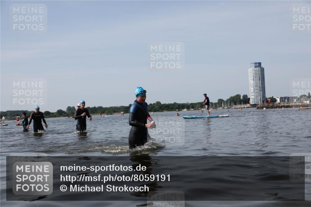 22.06.2025 - Viking Triathlon Michael Strokosch http://msf.ph/oto/8059191 22.06.2025 10:51:22 Schwimmen 436, 477 meine-sportfotos.de