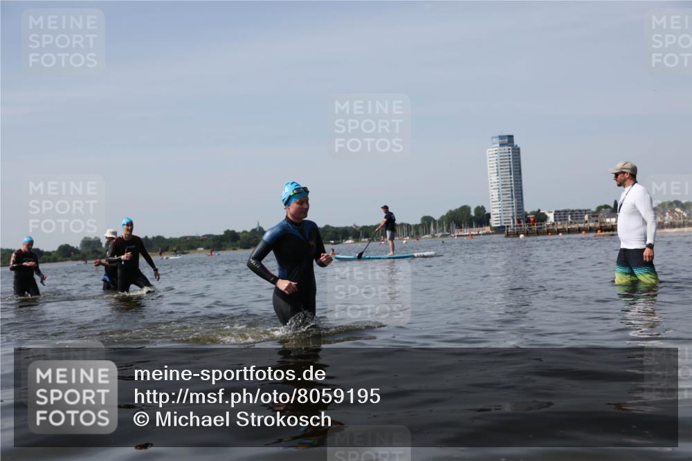 22.06.2025 - Viking Triathlon Michael Strokosch http://msf.ph/oto/8059195 22.06.2025 10:51:22 Schwimmen 436, 477 meine-sportfotos.de