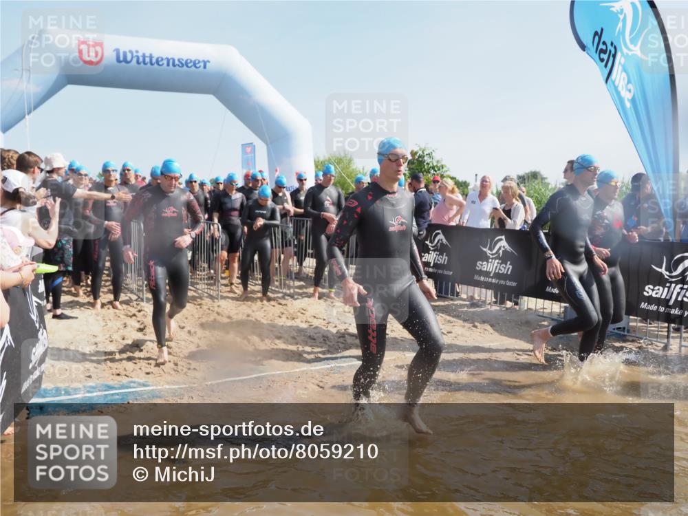 22.06.2025 - Viking Triathlon MichiJ http://msf.ph/oto/8059210 22.06.2025 10:04:07 Schwimmen 156, 199, 220, 240, 313, 315, 351, 370, 433, 448, 474, 529, 614, 639, 657 meine-sportfotos.de