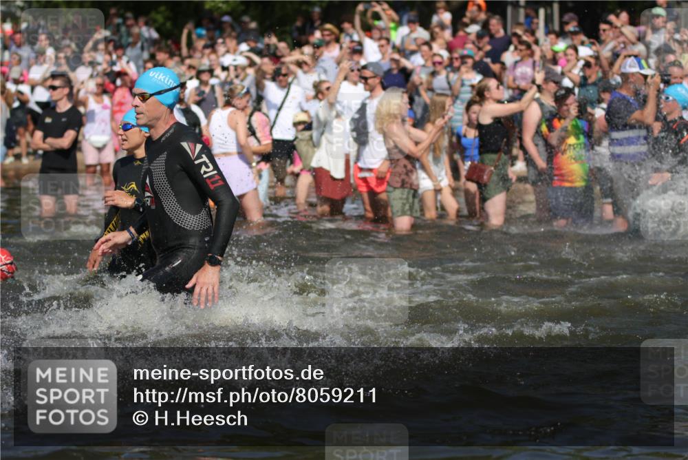 22.06.2025 - Viking Triathlon H.Heesch http://msf.ph/oto/8059211 22.06.2025 10:00:44 Schwimmen 7, 8, 9, 11, 87, 132, 145, 178, 184, 200, 258, 289, 301, 306, 352, 368, 414, 491, 526, 612, 613, 616, 628, 630, 641, 642, 652 meine-sportfotos.de