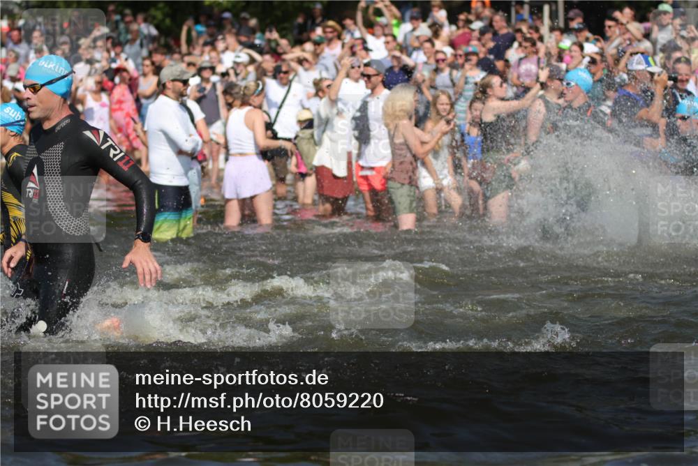 22.06.2025 - Viking Triathlon H.Heesch http://msf.ph/oto/8059220 22.06.2025 10:00:45 Schwimmen 7, 8, 9, 11, 132, 145, 178, 184, 200, 258, 289, 301, 306, 352, 368, 414, 491, 526, 612, 613, 616, 628, 630, 641, 642, 652 meine-sportfotos.de