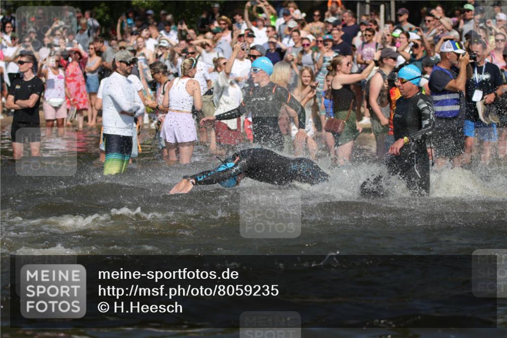 22.06.2025 - Viking Triathlon H.Heesch http://msf.ph/oto/8059235 22.06.2025 10:00:45 Schwimmen 7, 8, 9, 11, 132, 145, 178, 184, 200, 258, 289, 301, 306, 352, 368, 414, 491, 526, 612, 613, 616, 628, 630, 641, 642, 652 meine-sportfotos.de