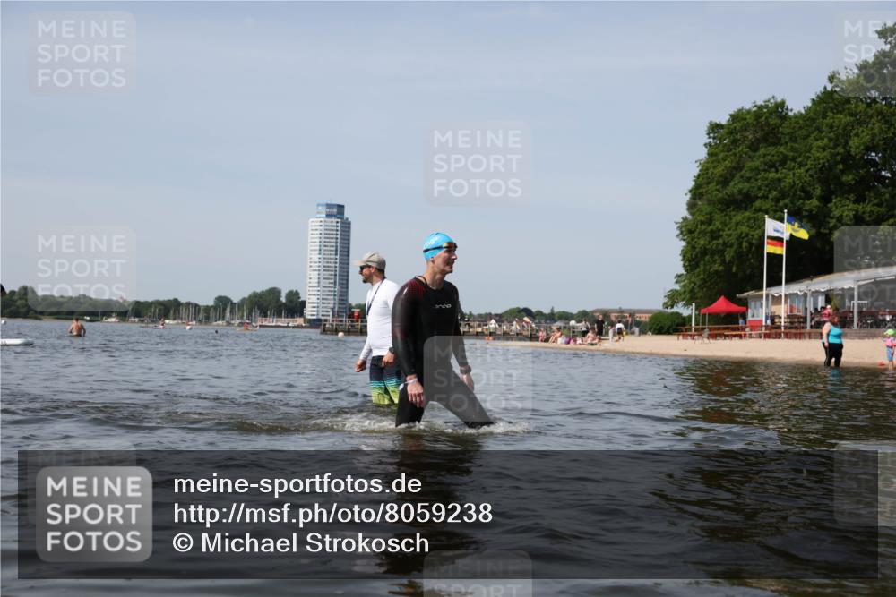22.06.2025 - Viking Triathlon Michael Strokosch http://msf.ph/oto/8059238 22.06.2025 10:51:30 Schwimmen 292, 422, 477 meine-sportfotos.de