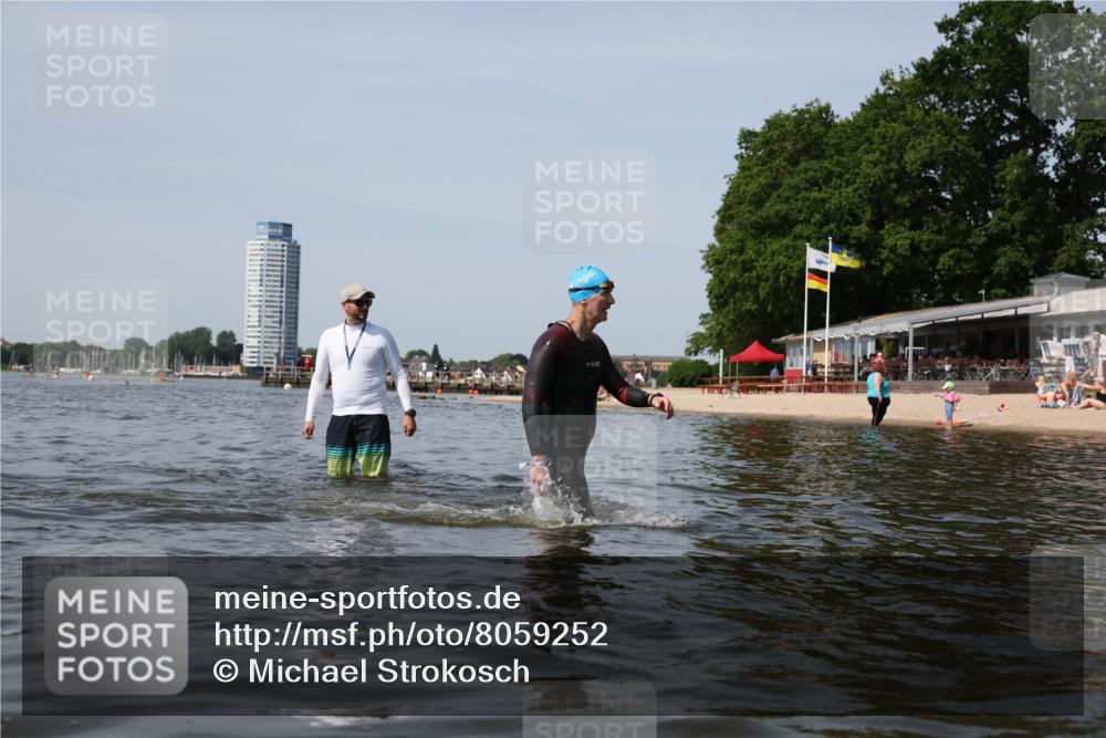 22.06.2025 - Viking Triathlon Michael Strokosch http://msf.ph/oto/8059252 22.06.2025 10:51:31 Schwimmen 292, 422, 477 meine-sportfotos.de