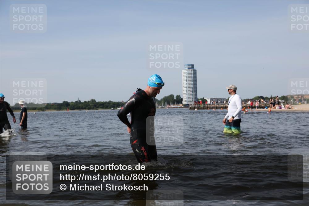 22.06.2025 - Viking Triathlon Michael Strokosch http://msf.ph/oto/8059255 22.06.2025 10:41:17 Schwimmen 54, 94, 153, 314, 376, 390, 496, 631 meine-sportfotos.de