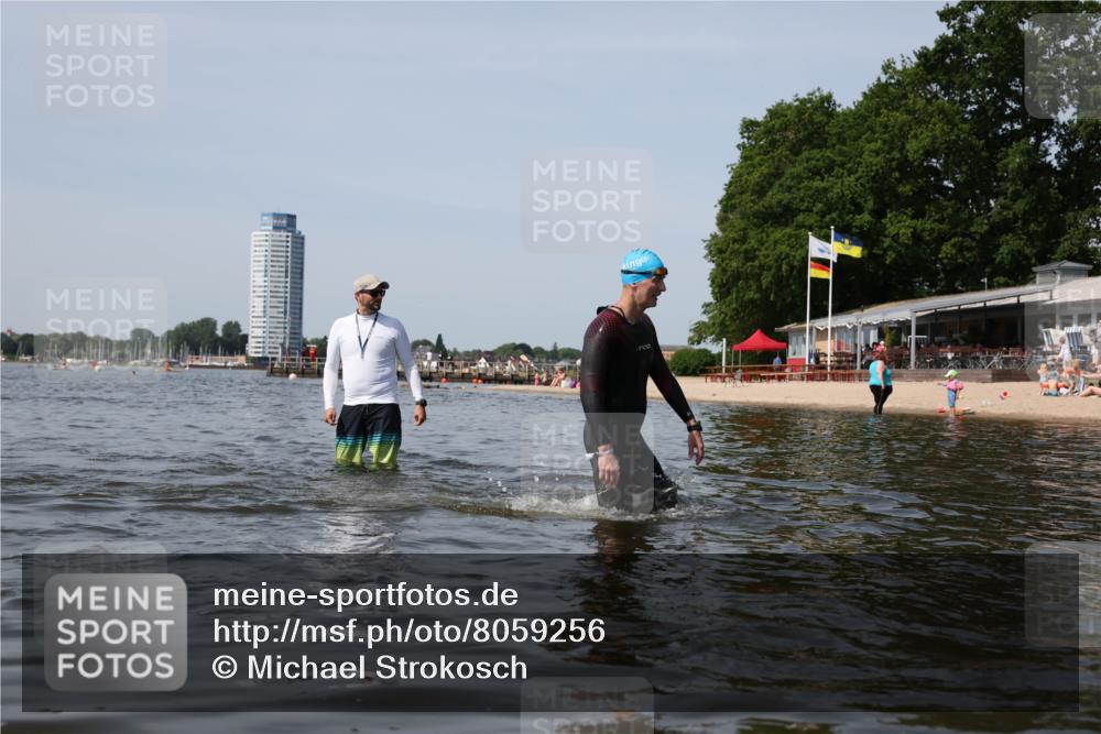22.06.2025 - Viking Triathlon Michael Strokosch http://msf.ph/oto/8059256 22.06.2025 10:51:31 Schwimmen 292, 422, 477 meine-sportfotos.de