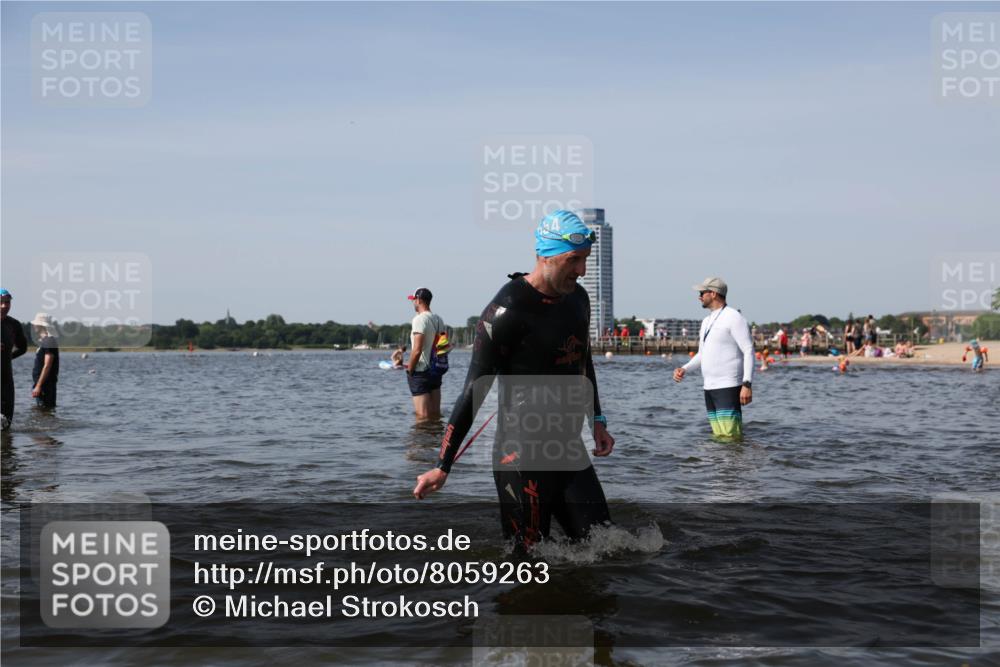 22.06.2025 - Viking Triathlon Michael Strokosch http://msf.ph/oto/8059263 22.06.2025 10:41:17 Schwimmen 54, 94, 153, 314, 376, 390, 496, 631 meine-sportfotos.de