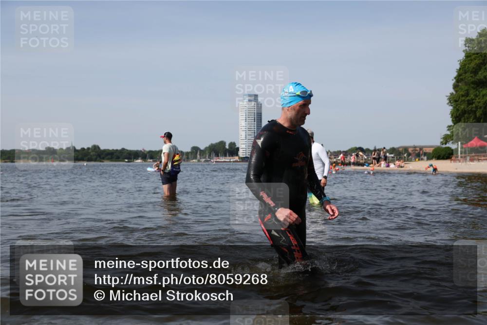 22.06.2025 - Viking Triathlon Michael Strokosch http://msf.ph/oto/8059268 22.06.2025 10:41:18 Schwimmen 54, 94, 314, 376, 390, 496, 631 meine-sportfotos.de