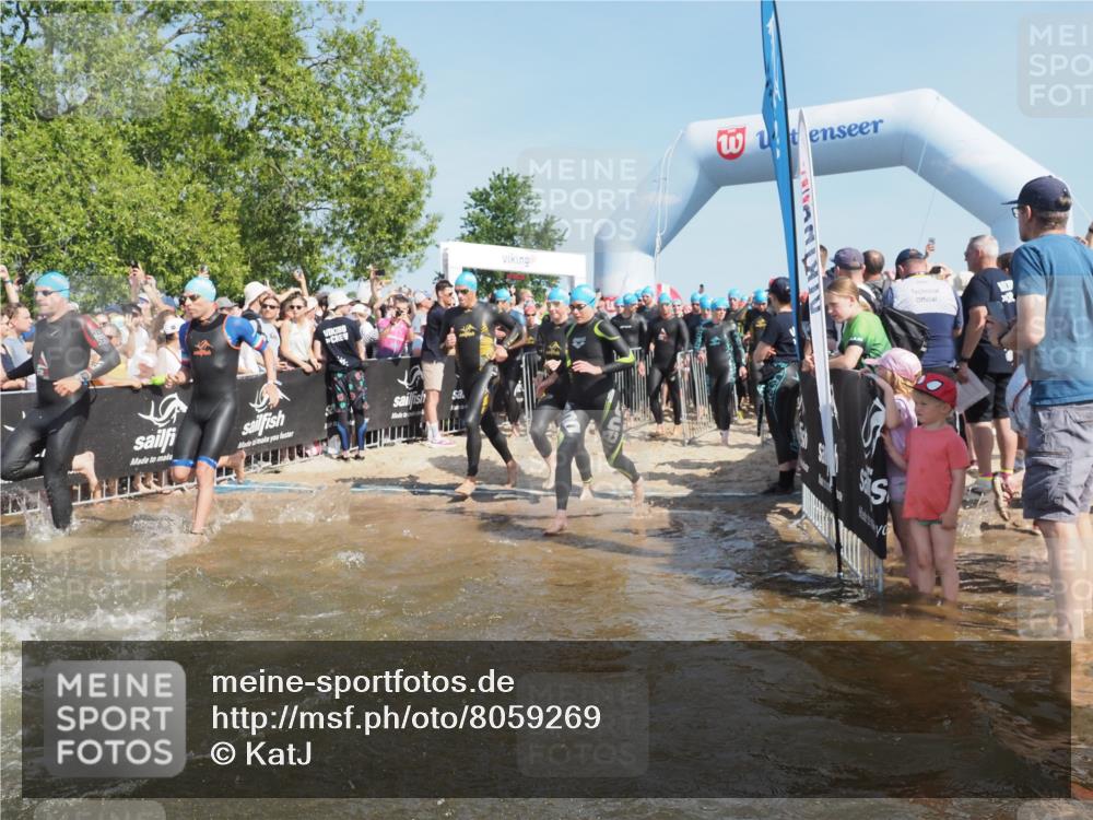 22.06.2025 - Viking Triathlon KatJ http://msf.ph/oto/8059269 22.06.2025 10:00:22 Schwimmen 2, 4, 6, 10, 14, 15, 28, 46, 49, 81, 100, 122, 152, 175, 176, 198, 230, 286, 288, 329, 367, 420, 455, 473, 485, 521, 544, 557, 609, 610, 611, 617, 661 meine-sportfotos.de