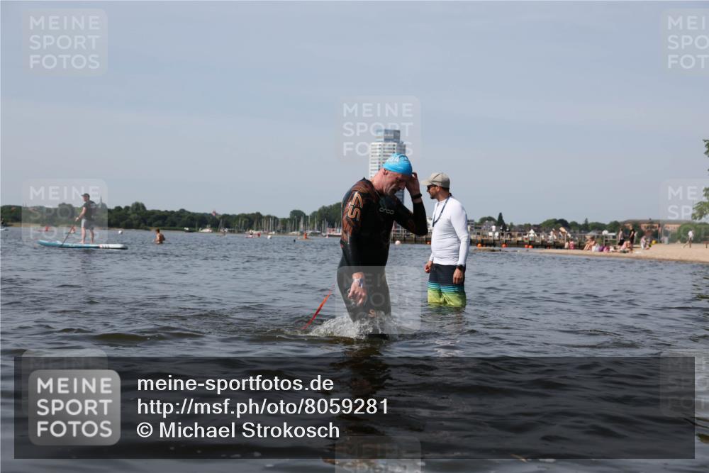 22.06.2025 - Viking Triathlon Michael Strokosch http://msf.ph/oto/8059281 22.06.2025 10:51:35 Schwimmen 292, 422 meine-sportfotos.de