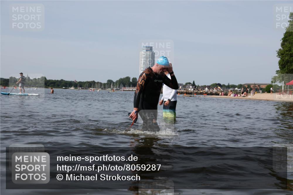 22.06.2025 - Viking Triathlon Michael Strokosch http://msf.ph/oto/8059287 22.06.2025 10:51:35 Schwimmen 292, 422 meine-sportfotos.de