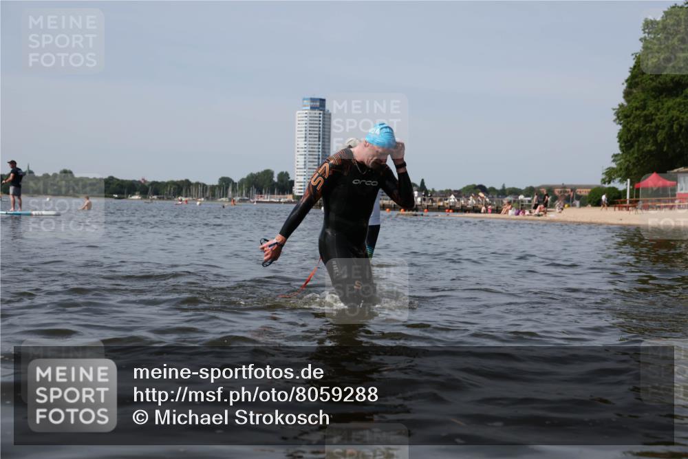 22.06.2025 - Viking Triathlon Michael Strokosch http://msf.ph/oto/8059288 22.06.2025 10:51:36 Schwimmen 292, 422 meine-sportfotos.de