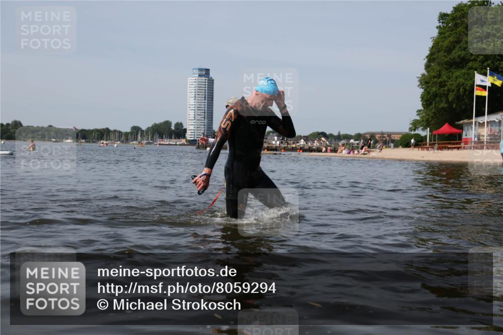 22.06.2025 - Viking Triathlon Michael Strokosch http://msf.ph/oto/8059294 22.06.2025 10:51:36 Schwimmen 292, 422 meine-sportfotos.de