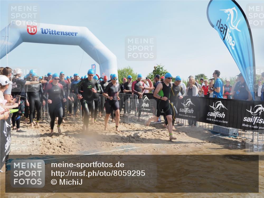 22.06.2025 - Viking Triathlon MichiJ http://msf.ph/oto/8059295 22.06.2025 10:04:17 Schwimmen 115, 141, 142, 156, 185, 195, 199, 253, 276, 351, 377, 408, 474, 493, 529 meine-sportfotos.de