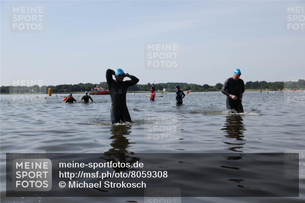 22.06.2025 - Viking Triathlon Michael Strokosch http://msf.ph/oto/8059308 22.06.2025 10:51:53 Schwimmen 169 meine-sportfotos.de