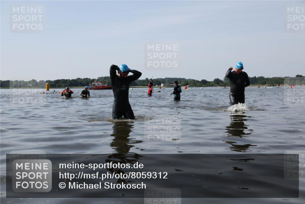 22.06.2025 - Viking Triathlon Michael Strokosch http://msf.ph/oto/8059312 22.06.2025 10:51:53 Schwimmen 169 meine-sportfotos.de
