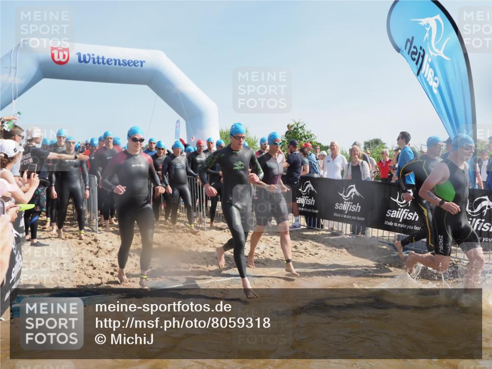 22.06.2025 - Viking Triathlon MichiJ http://msf.ph/oto/8059318 22.06.2025 10:04:18 Schwimmen 115, 141, 142, 156, 185, 195, 199, 253, 276, 351, 377, 408, 474, 493, 529 meine-sportfotos.de
