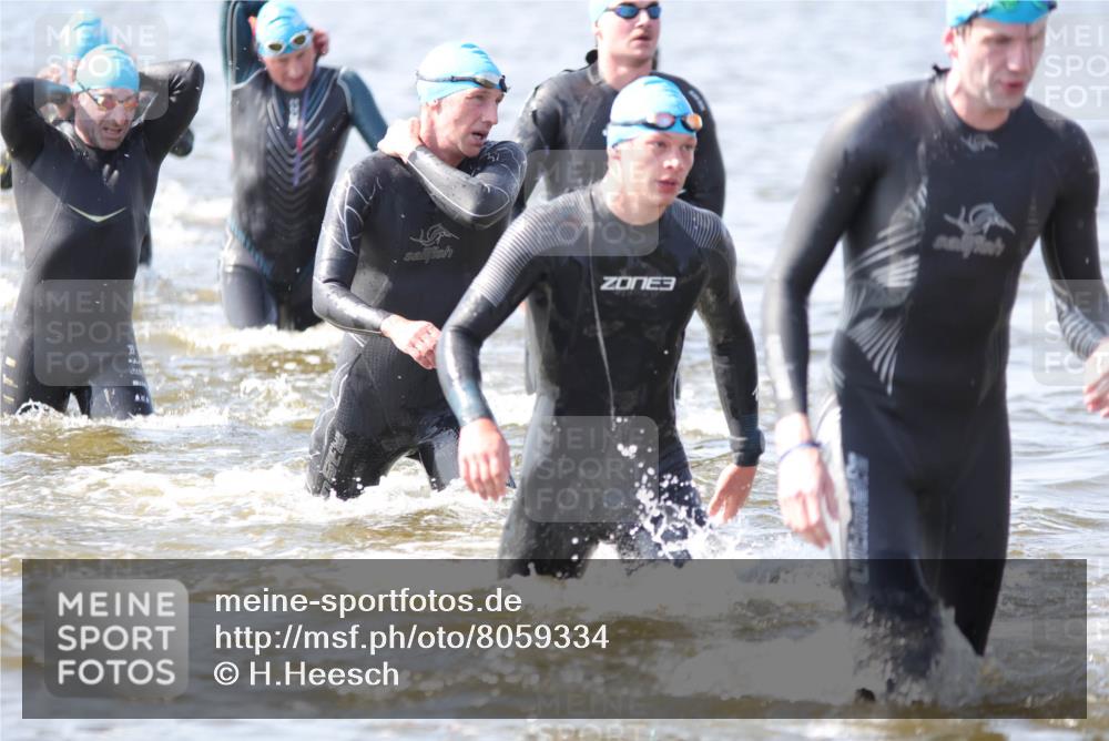 22.06.2025 - Viking Triathlon H.Heesch http://msf.ph/oto/8059334 22.06.2025 10:31:40 Schwimmen 87, 98, 99, 124, 125, 137, 158, 189, 224, 340, 350, 435, 507, 555, 613, 648, 658 meine-sportfotos.de