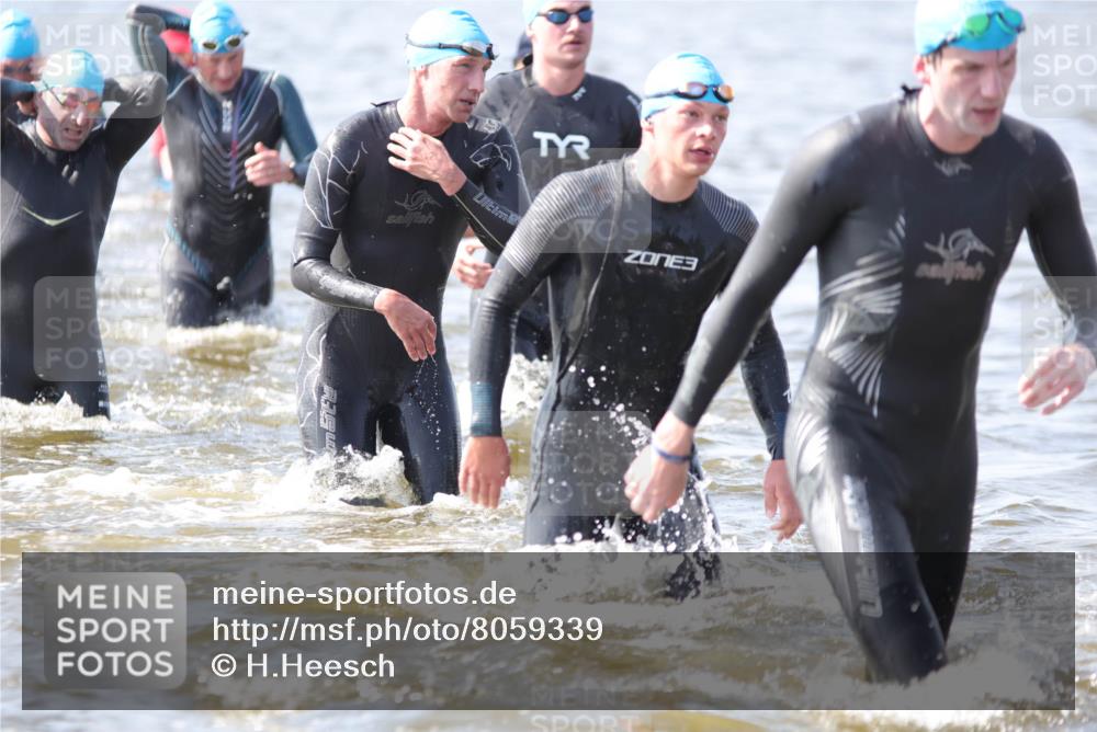 22.06.2025 - Viking Triathlon H.Heesch http://msf.ph/oto/8059339 22.06.2025 10:31:40 Schwimmen 87, 98, 99, 124, 125, 137, 158, 189, 224, 340, 350, 435, 507, 555, 613, 648, 658 meine-sportfotos.de
